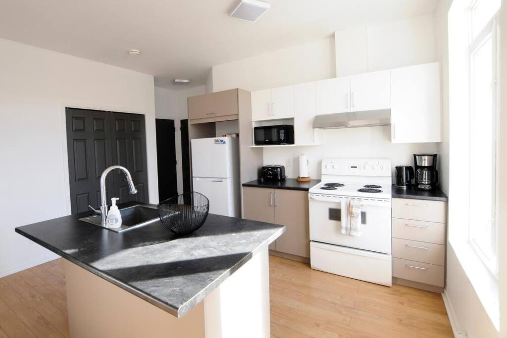 Le 1808 - Spacieux Avec Balcon - Nord De Quebec Apartment Exterior photo